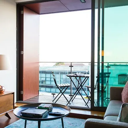 Amazing Tejo River View 2bdr Flat & Free Park! Apartamento