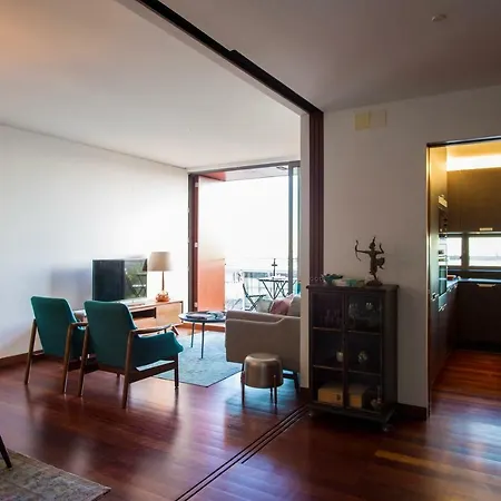 Amazing Tejo River View 2bdr Flat & Free Park!