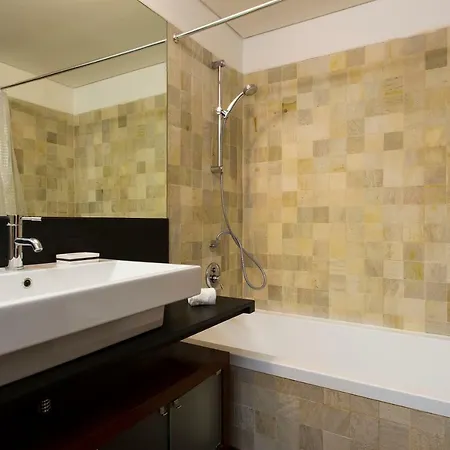 Amazing Tejo River View 2bdr Flat & Free Park! Διαμέρισμα